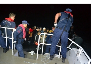 Balıkesir’in Ayvalık İlçesi Açıklarında 35 Düzensiz Göçmen Yakalandı
