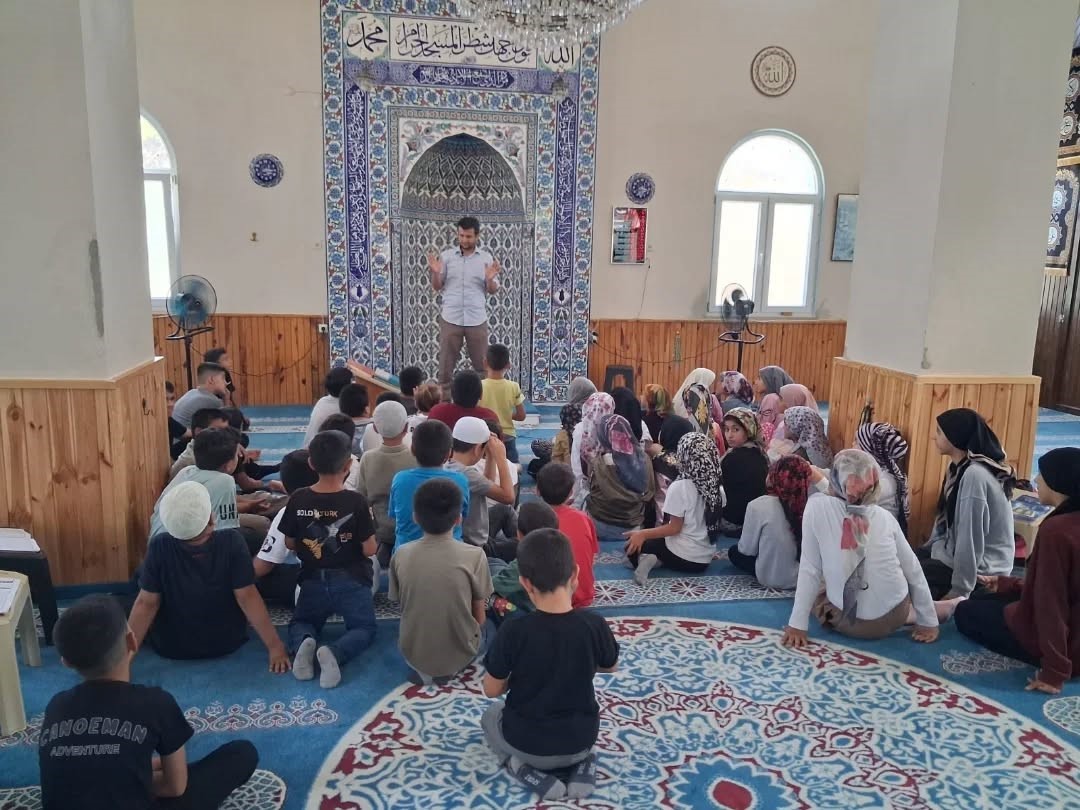 soke-de-yaz-kur-an-kurslarinda-degerler-egitimi-seminerleri-devam-ediyor