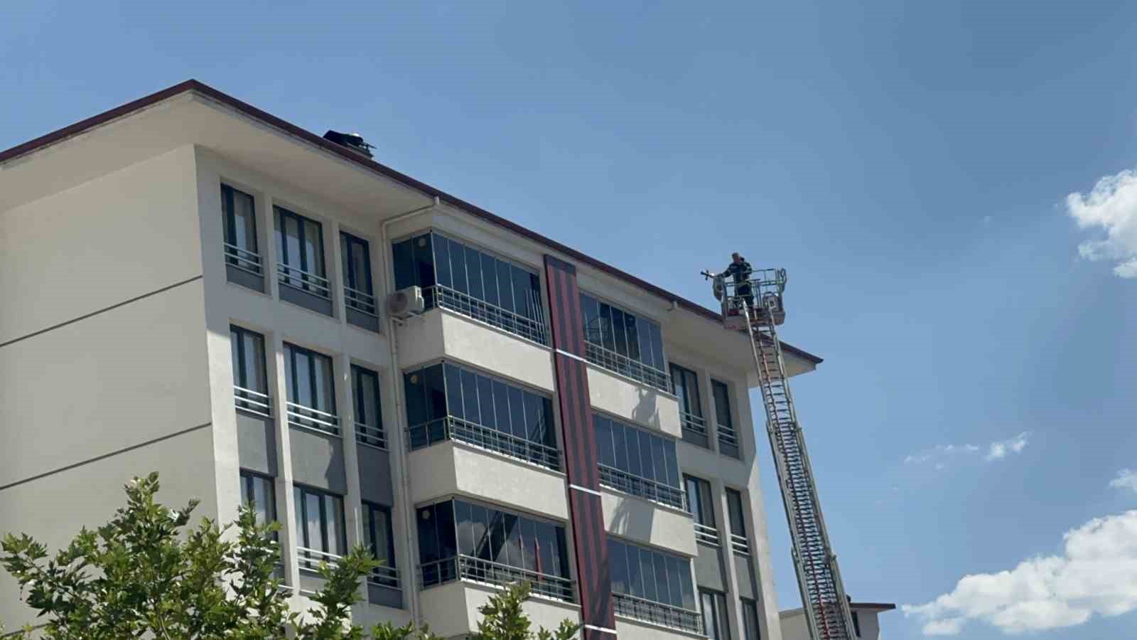 elazig-da-7-katli-binada-baca-yangini