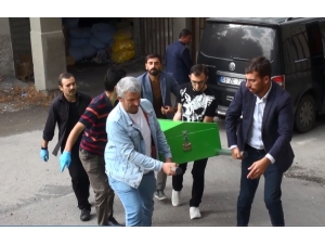 Cani Adam Kuma İstemeyen Eşini Ve Kızını Feci Şekilde Öldürdü