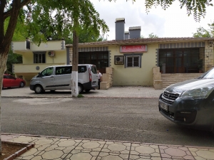 Direksiyon Hakimiyeti Kaybolan Kamyonet Devrildi: 1 Ölü, 14 Yaralı