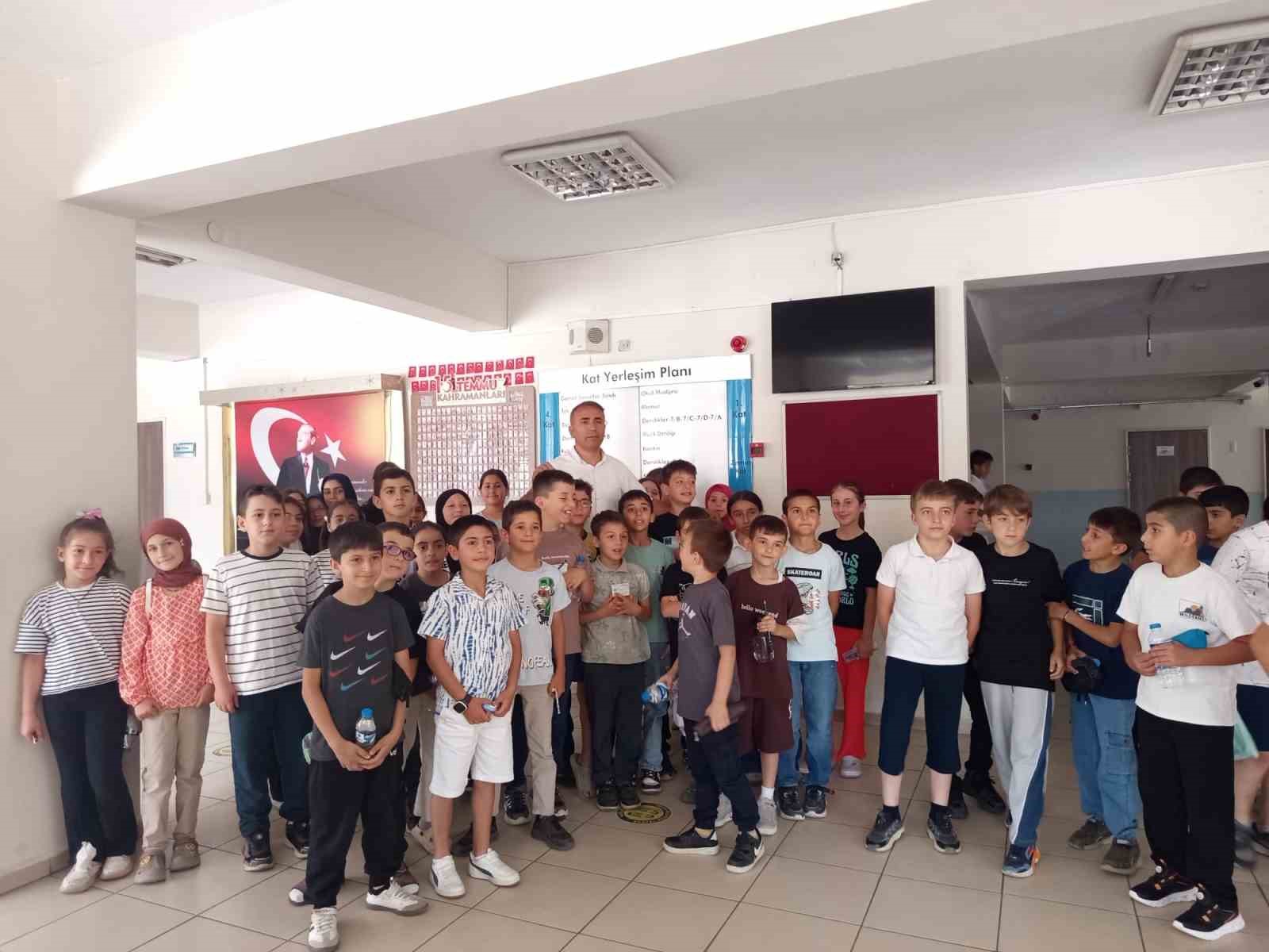 ogrenciler-yaz-kur-an-kurslari-bilgi-yarismasinda-ter-doktu