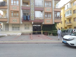 Boşanma Aşamasındaki Eş Kendini Camdan Attı