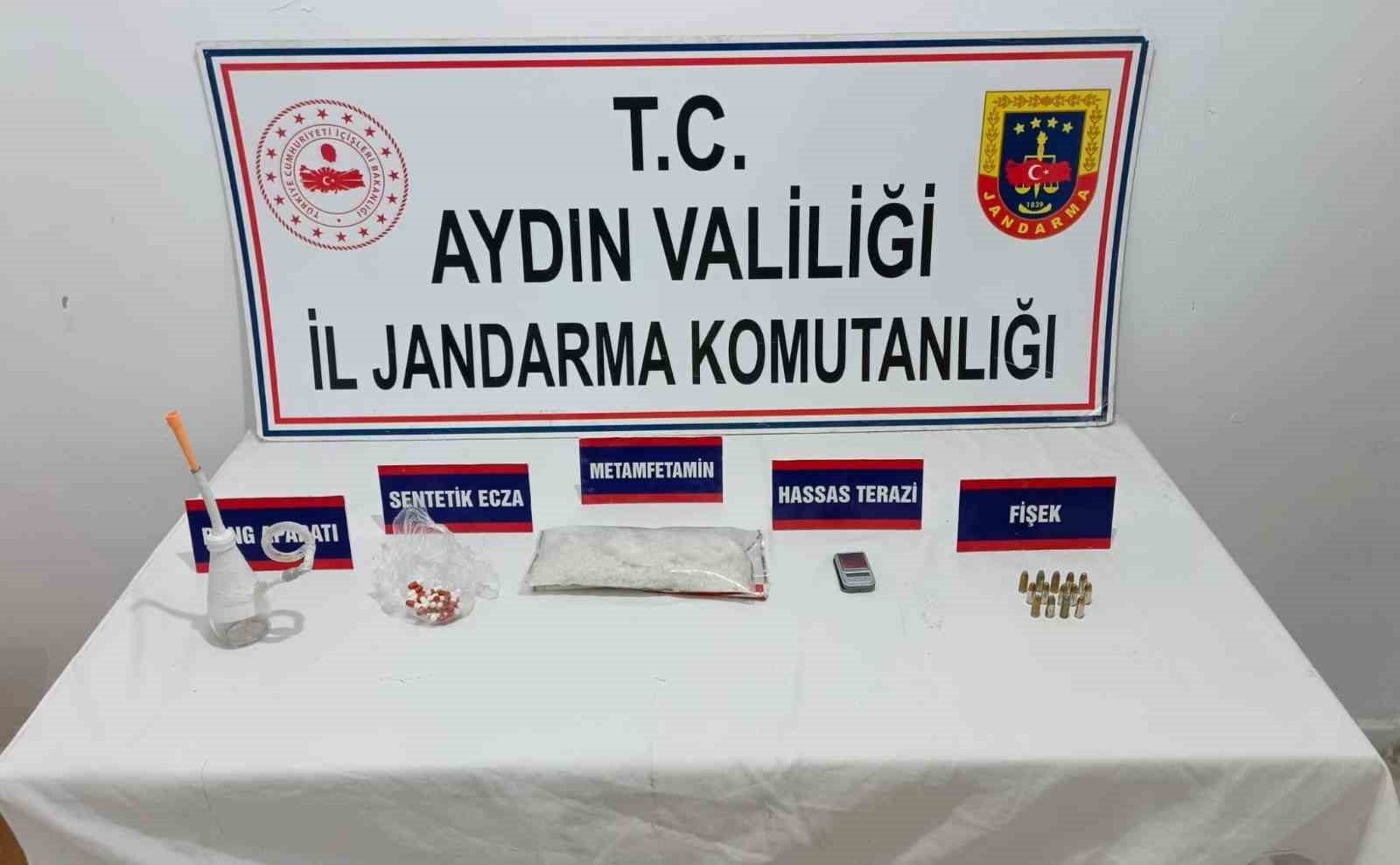 kusadasi-nda-uyusturucu-operasyonu-3-supheli-gozaltina-alindi