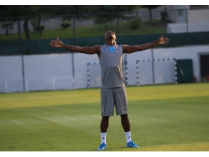 Nwakaeme Kendine Geldi!