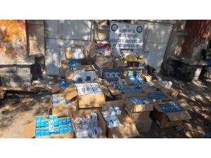 Tuhafiye Giyim Mağazasında Kaçak Kozmetik Ürünleri Ele Geçirildi