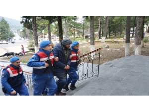 Annesini Bıçaklayarak Öldüren Zanlıya ’Ağırlaştırılmış Müebbet’