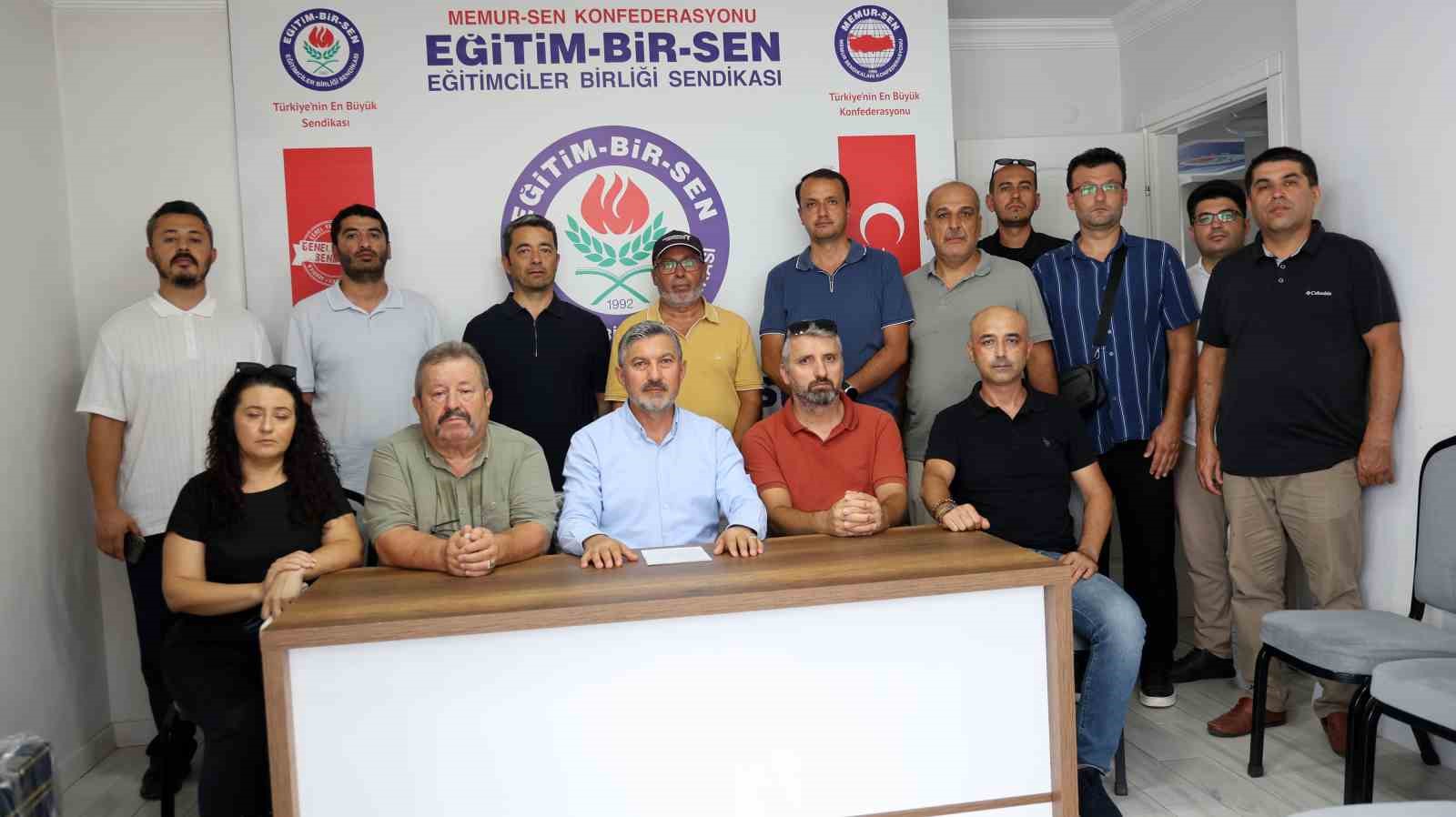 egitim-bir-sen-mugla-sube-baskani-ucak-kimlik-kontrolu-yapilmadi-diye-uc-egitim-yoneticisinin-mesleki-itibari-yok-edilemez