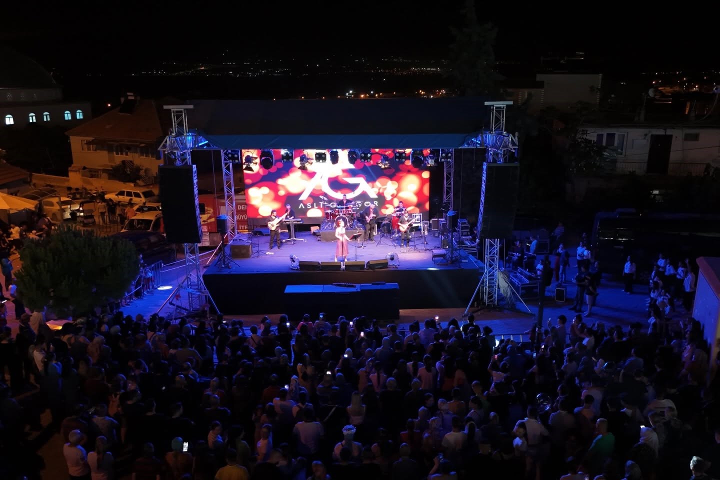 48-honaz-kiraz-festivali-muhtesem-konserle-final-yapti