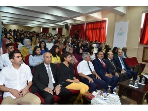 Dü Rektörü Gül, Eğitim Fakültesi Oryantasyon Programına Katıldı