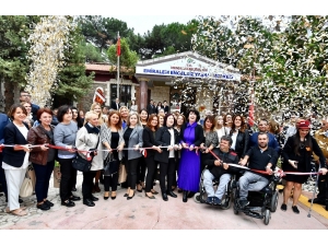 Başkan Eşlerinden Örnek Dayanışma