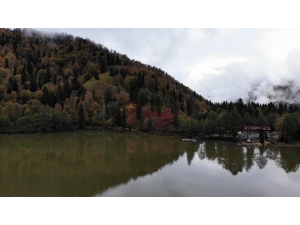 Borçka Karagöl’ün Büyüleyen Sonbahar Güzelliği