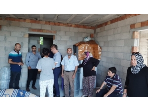 İnşaatta Yaşayan Kanser Hastası Anne Kıza Yardım Eli Uzandı