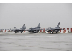 Diyarbakır’a Savaş Uçağı Takviyesi