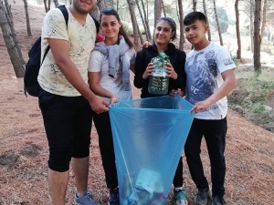 Salihli’de Gençler, Çevre Temizliği Yaptı