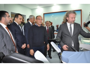 Kars’ta Anne Adaylarına Havuzlu Doğum Ünitesi