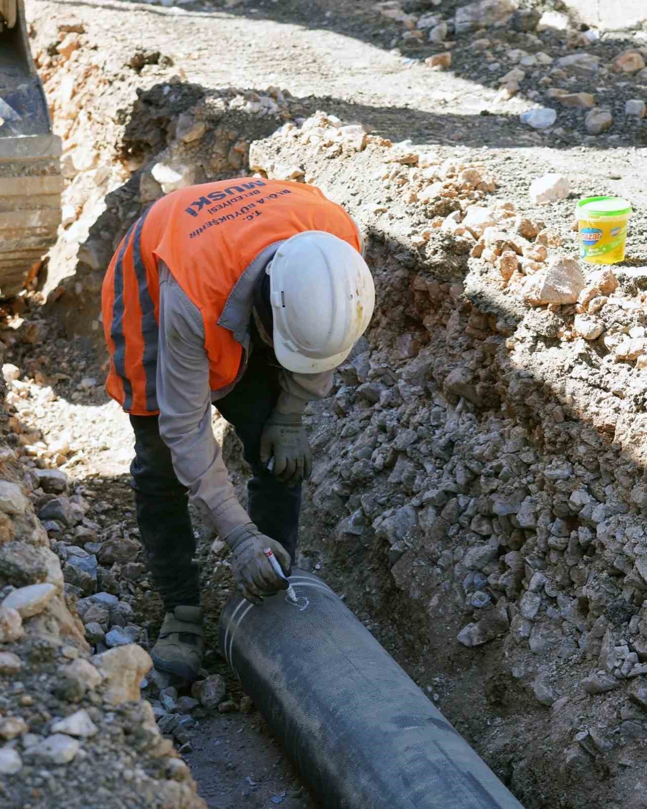 muski-yerkesik-mahallesinde-6-5-kilometre-su-isale-hattini-yeniliyor
