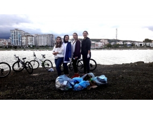 Omü Öğrencilerinden Çevre Temizliği