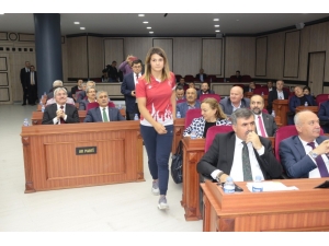 Dünya Şampiyonu Büyükşehir Belediye Meclisi’nde