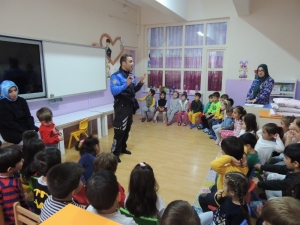 Tdp Polisleri Çocukları Bilgilendirdi