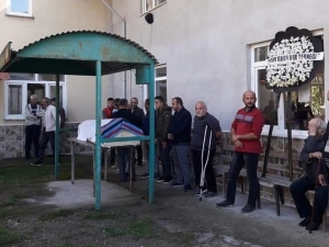 Kanserden Ölen Genç Defnedildi