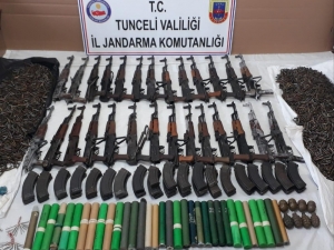 Tunceli’de Teröristlerin 2 Silah Deposu İmha Edildi