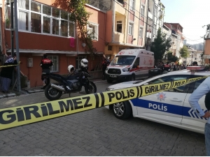 Esenyurt’ta Feci Olay: Yaşlı Kadın Boğazı Kesilmiş Halde Bulundu