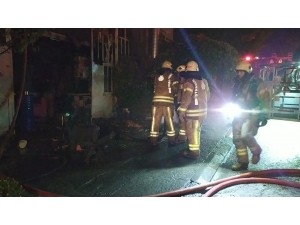 Esenyurt’ta Bir Fabrika Alev Alev Yandı