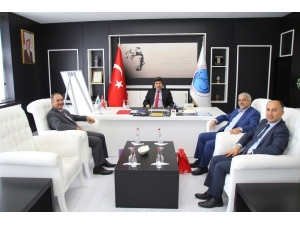 Ürdün Al- Zaytoonah Üniversitesi Akademisyenleri Rektör Karacoşkun’u Ziyaret Etti