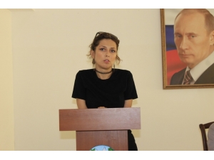 İran, Gözaltında Tuttuğu Rus Gazeteciyi Serbest Bıraktı