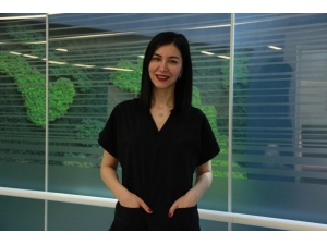 Saç Dökülmesi Kadınları Da Etkiliyor