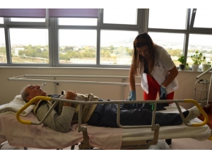 Felçli Hasta 6 Ayda Yürümeye Başladı