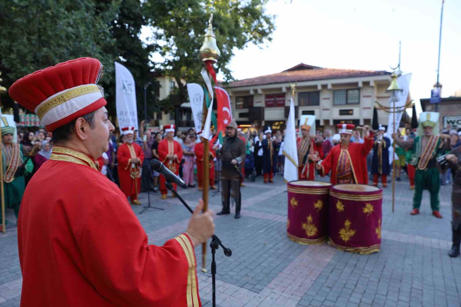 mehter-sesleri-bu-kez-gazi-orhan-parki-nda-yukseldi