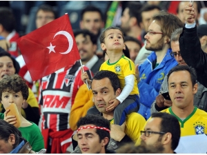 Milliler, Bin 796 Gün Sonra Kadıköy’de