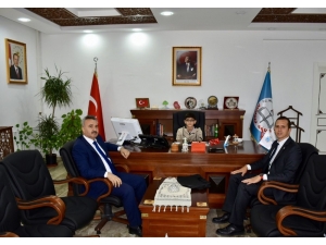 Bir Günlüğüne Milli Eğitim Müdürü Oldu