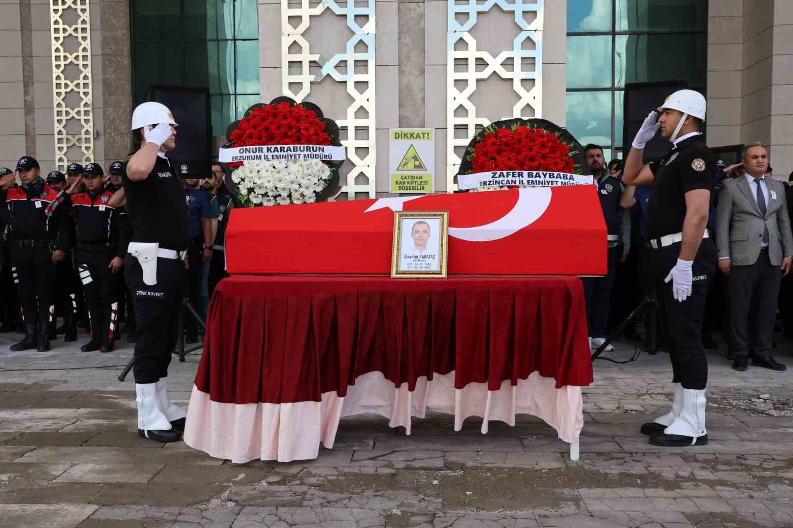 kanser-nedeniyle-hayatini-kaybeden-polis-memuru-son-yolculuguna-ugurlandi