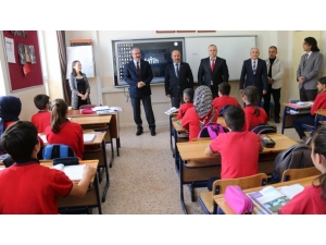 Vali Toraman: Merkezi Sınavlar Öğrencilerin Başarılarını Değerlendirmede Tek Kıstas Değildir