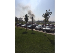 Park Halindeki Araç Yandı