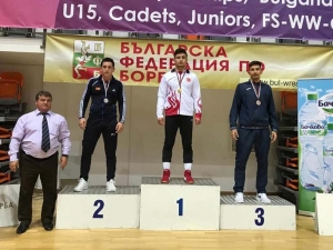 Sivaslı Güreşçiler Bulgaristan’dan Dereceyle Döndü