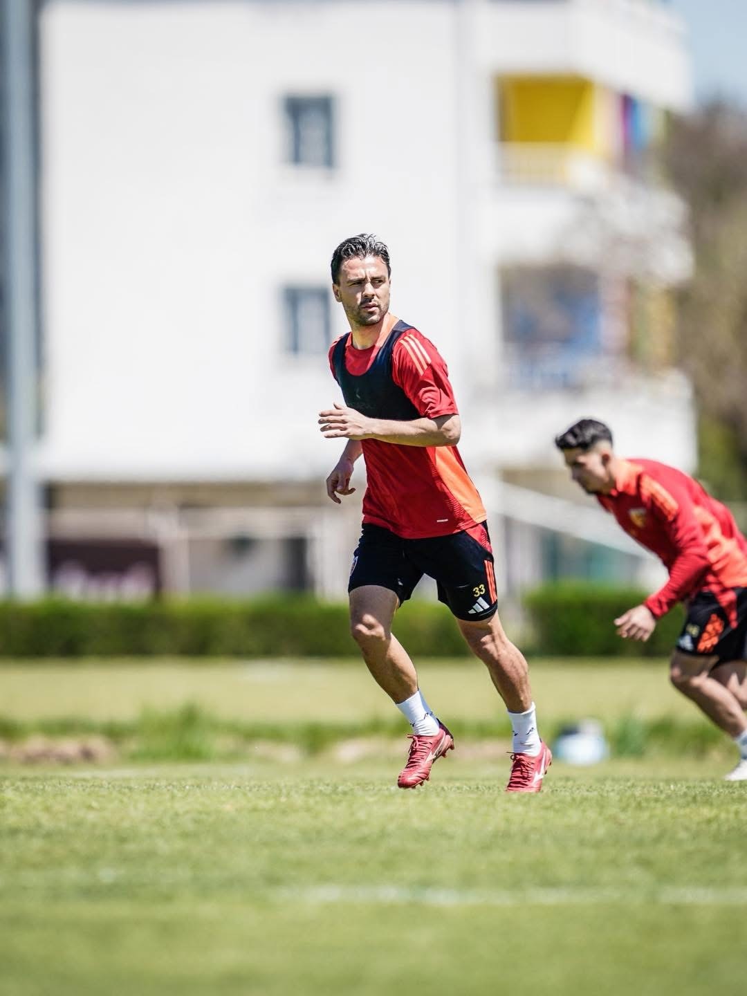 kayserispor-dan-ayrilan-furkan-soyalp-bu-formayi-tasidigim-her-gun-benim-icin-buyuk-bir-gurur-ve-unutulmaz-bir-tecrube-olarak-kalacak