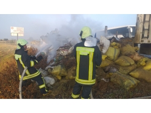 Tır Dorsesindeki Yangında 500 Çuval Kekik Yandı