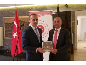 Almanya’da Başkonsoloslara Manisa Üzümü