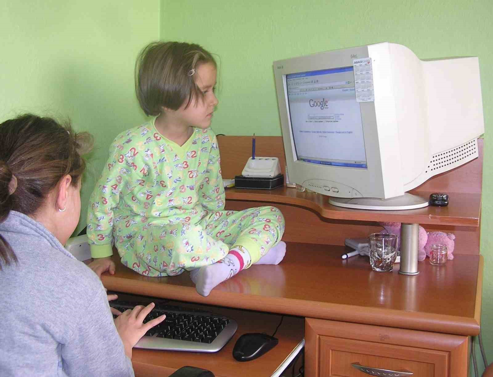 kontrolsuz-teknoloji-ve-ekran-cocuklarda-problemlere-yol-aciyor