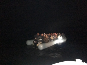 İzmir’de 51 Kaçak Göçmen Yakalandı