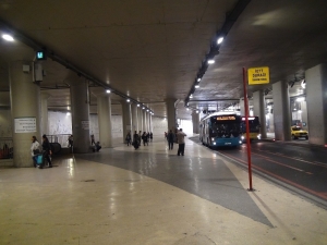 Dilenci Kadın Yeni Kıyafetlerini Çıkardı Eskilerini Giydi, O Anlar Böyle Görüntülendi