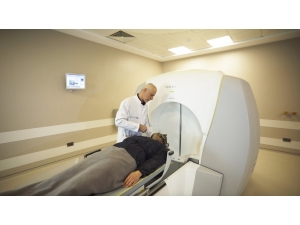 Öldürmüyor, Süründürüyor