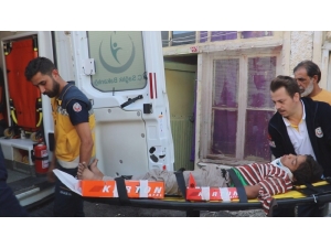 Ceviz Ağacından Düşen Çocuk Ağır Yaralandı