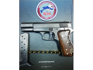 Şüpheli Şahıslardan Silah Ele Geçirildi