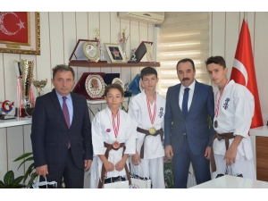 Şampiyon Karatecilerden Yıldız’a Ziyaret