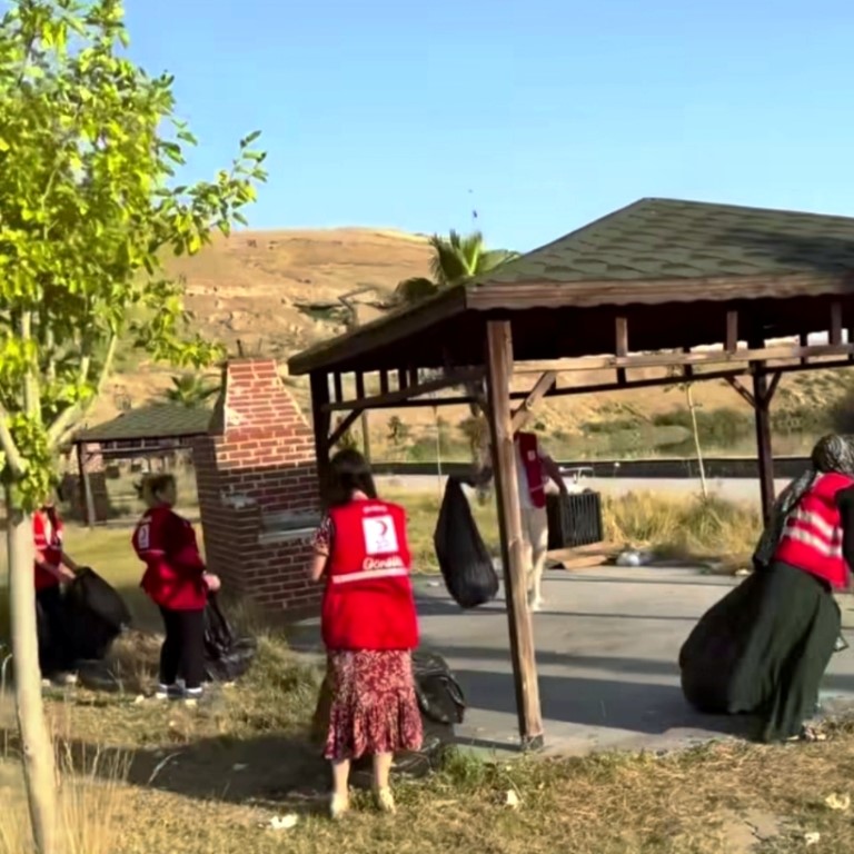 cizre-de-kizilay-gonullulerinden-cevre-temizligi-seferberligi